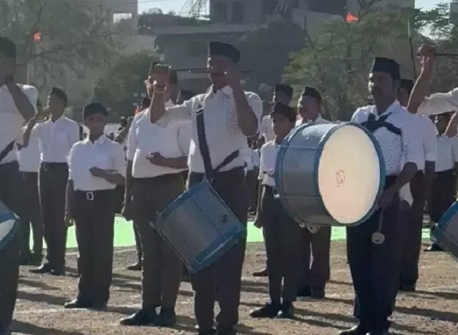इंदौर में संघ का घोष वादन संपन्न इंदौर में संघ का घोष वादन संपन्न