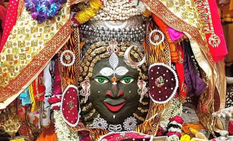 भगवान महाकाल का नव वर्ष पर हुआ विशेष श्रृंगार भगवान महाकाल का नव वर्ष पर हुआ विशेष श्रृंगार