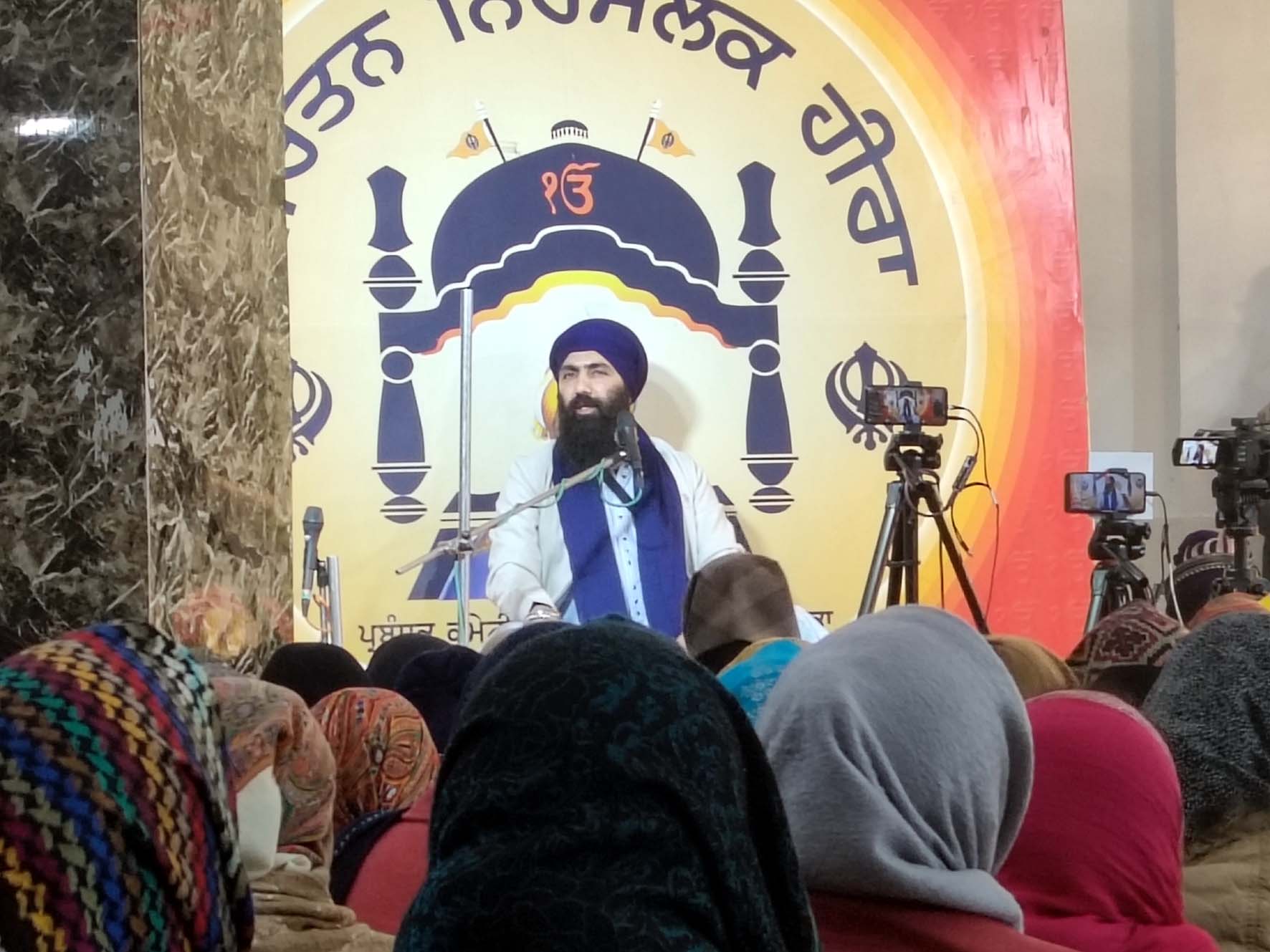 बाबा बंता सिंह मुंडा पिंड वाले प्रवचन देते हुए। बाबा बंता सिंह मुंडा पिंड वाले प्रवचन देते हुए।