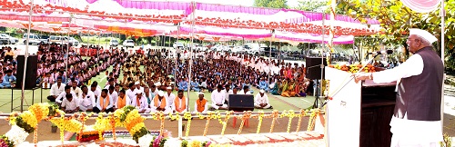 राज्यपाल ने स्वामी ब्रह्मानंद महाराज विद्यालय में गुणवत्तापूर्ण शिक्षा कार्यक्रम में भाग लिया