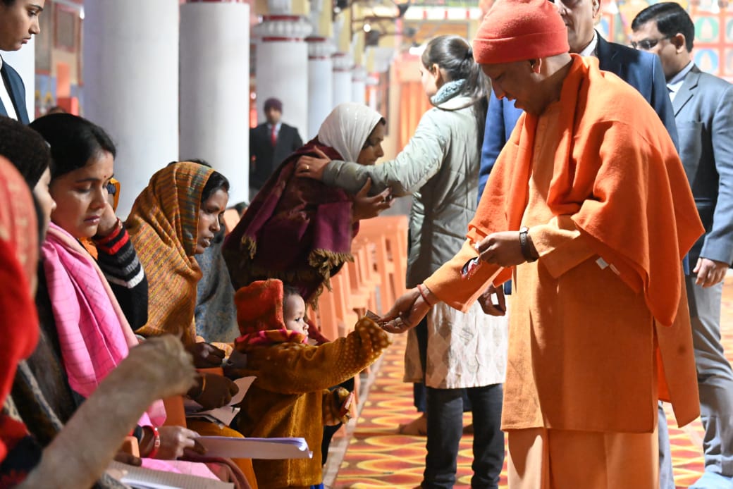 कड़ाके की ठंड में भी आयोजित हुआ जनता दर्शन*