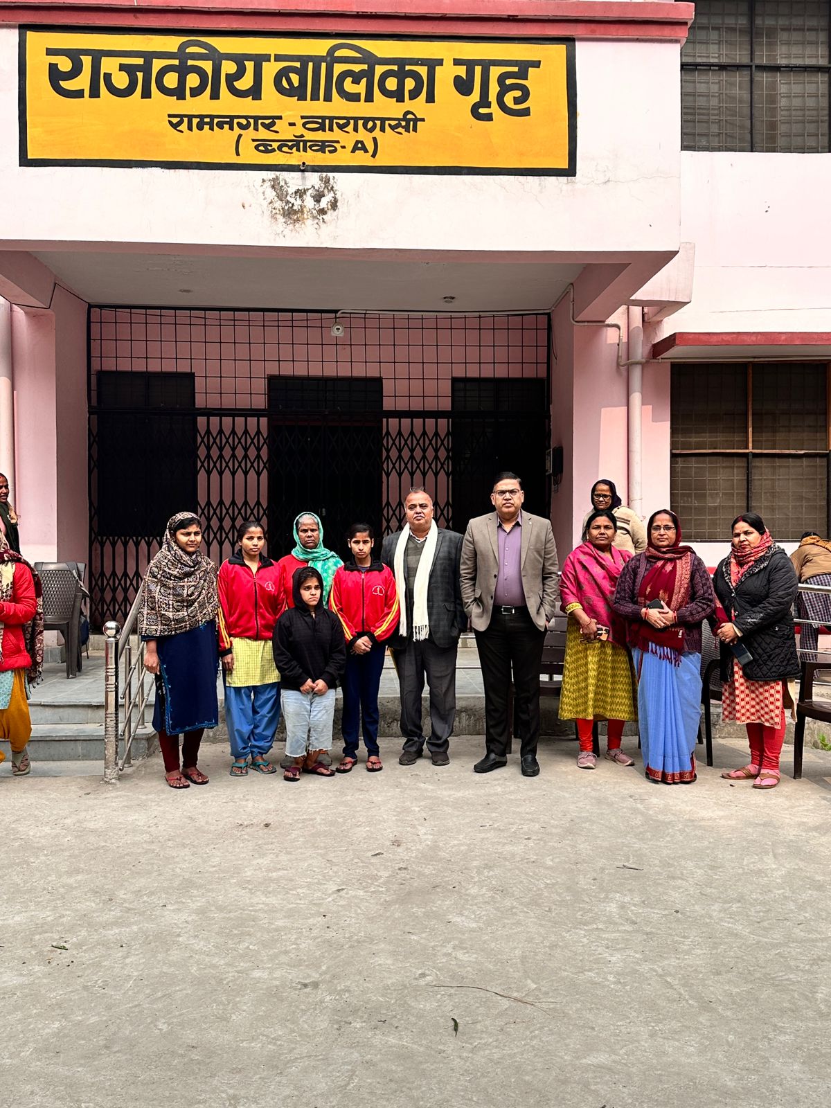 सलाहकार बोर्ड के सदस्य दिव्यांग बच्चों के साथ सलाहकार बोर्ड के सदस्य दिव्यांग बच्चों के साथ