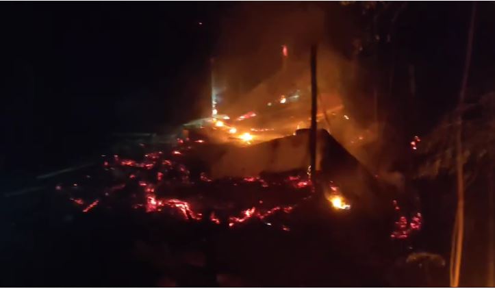 पति ने लगाई अपने ही घर में आग पति ने लगाई अपने ही घर में आग