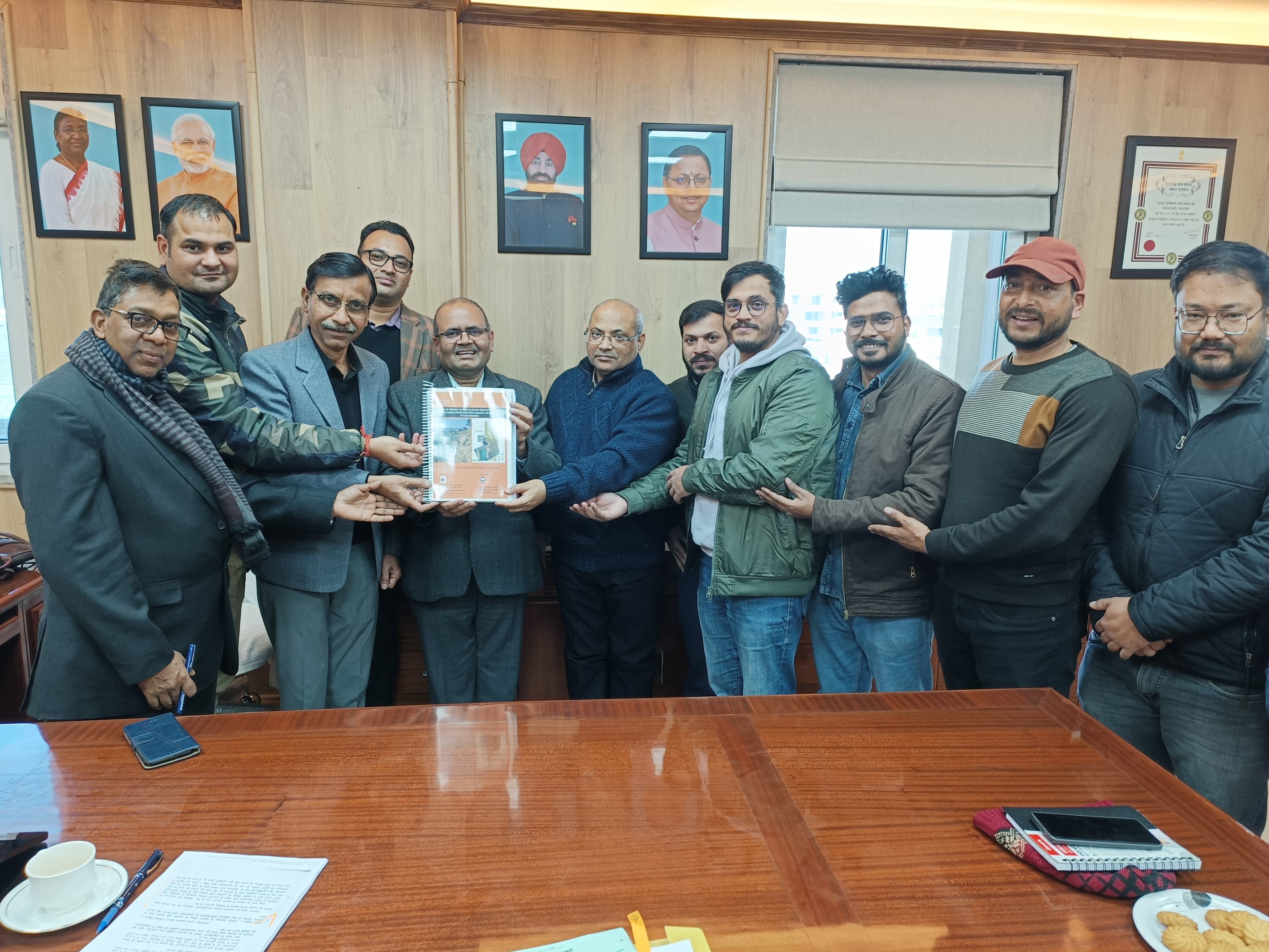 यूएलएमएमसी ने सचिव आपदा प्रबंधन एवं पुनर्वास विनोद कुमार सुमान को सौंपी डीपीआर यूएलएमएमसी ने सचिव आपदा प्रबंधन एवं पुनर्वास विनोद कुमार सुमान को सौंपी डीपीआर