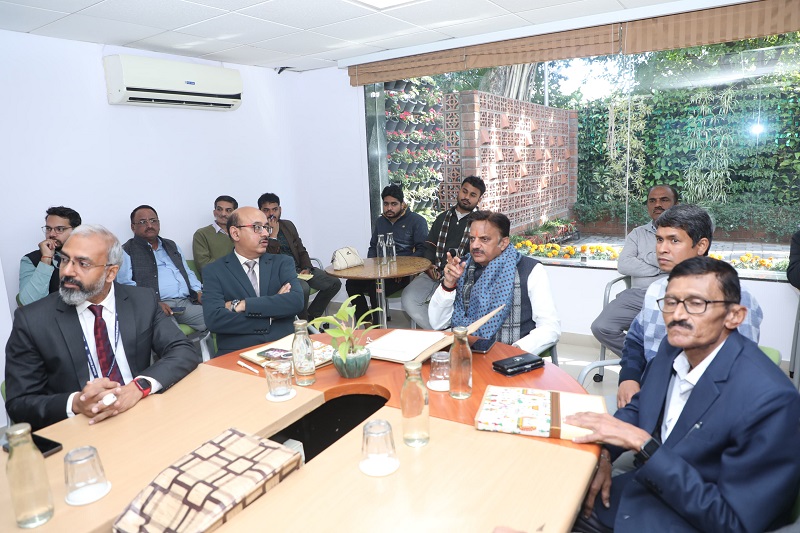 उप मुख्यमंत्री राजेन्द्र शुक्ल ने स्वास्थ्य क्षेत्र में यूनिसेफ द्वारा की जा रही विभिन्न गतिविधियों की जानकारी ली उप मुख्यमंत्री राजेन्द्र शुक्ल ने स्वास्थ्य क्षेत्र में यूनिसेफ द्वारा की जा रही विभिन्न गतिविधियों की जानकारी ली