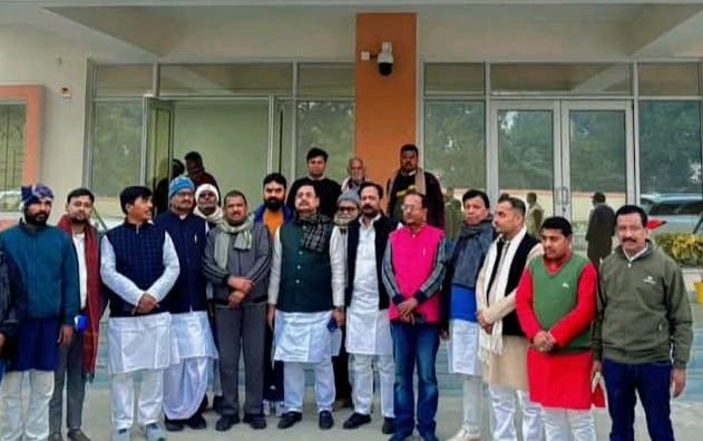 कार्यक्रम की तैयारी का जायजा लेते जिला राजद के नेतागण कार्यक्रम की तैयारी का जायजा लेते जिला राजद के नेतागण