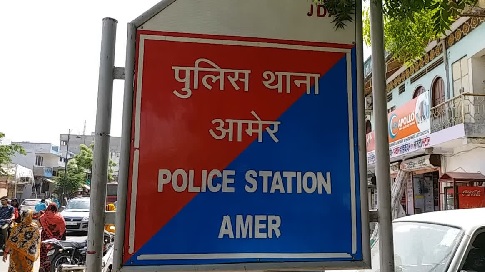 रोड़ी से भरा ट्रोला पलटा: नीचे दबने से बाइक सवार की मौत रोड़ी से भरा ट्रोला पलटा: नीचे दबने से बाइक सवार की मौत