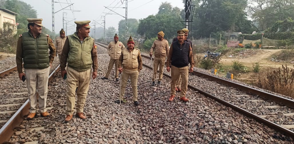 महाकुंभ 2025: श्रद्धालुओं की सुरक्षा के लिए रेलवे ट्रैक पर विशेष सुरक्षा अभियान महाकुंभ 2025: श्रद्धालुओं की सुरक्षा के लिए रेलवे ट्रैक पर विशेष सुरक्षा अभियान