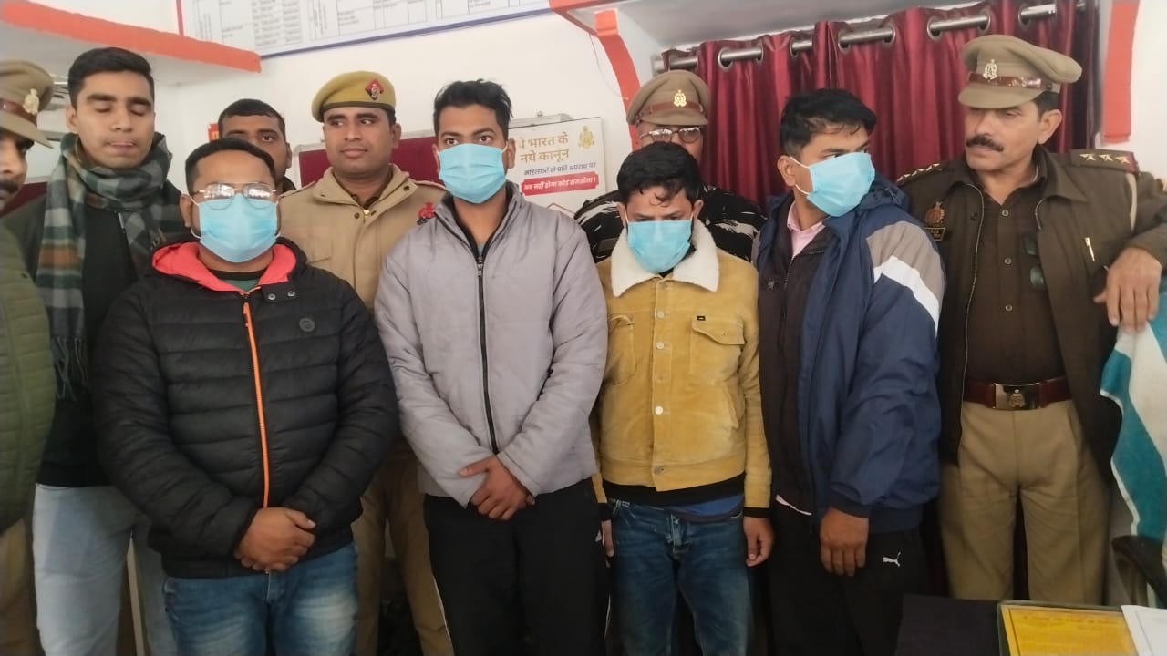 प्रतिबंधित चाइनीज मांझा बेचने वाले कारोबारी: फोटो बच्चा गुप्ता