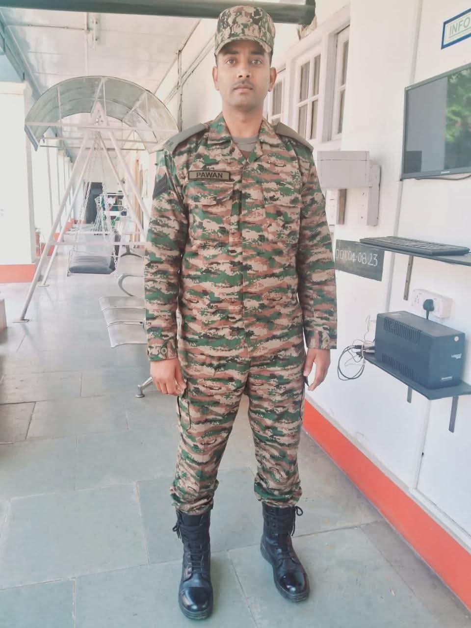 शहीद जवान पवन यादव की फ़ाइल फोटो शहीद जवान पवन यादव की फ़ाइल फोटो