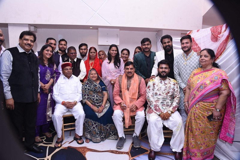 कर्नाटक के राज्यपाल डॉ. गेहलोत के सुपोत्र के विवाह समारोह में शामिल हुए मुख्यमंत्री कर्नाटक के राज्यपाल डॉ. गेहलोत के सुपोत्र के विवाह समारोह में शामिल हुए मुख्यमंत्री