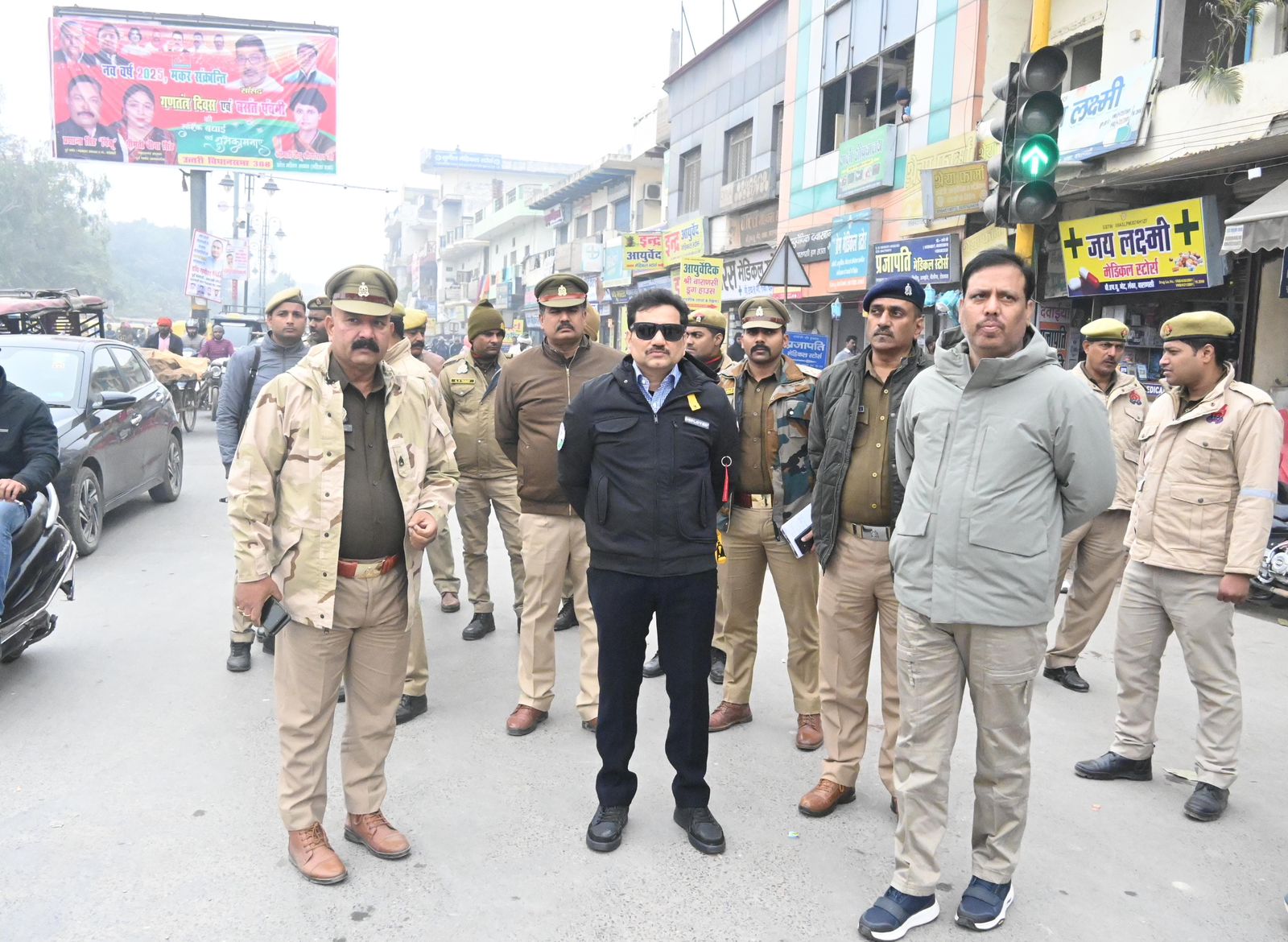 पुलिस कमिश्नर यातायात व्यवस्था का जायजा लेते हुए:फोटो बच्चा गुप्ता पुलिस कमिश्नर यातायात व्यवस्था का जायजा लेते हुए:फोटो बच्चा गुप्ता