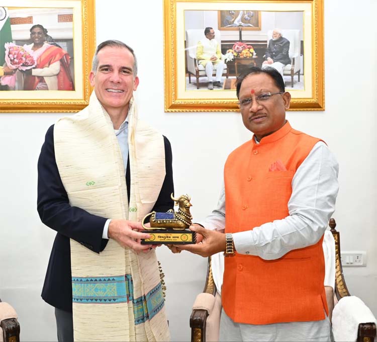 मुख्यमंत्री साय से मिले अमेरिकी राजदूत एरिक गार्सेटी मुख्यमंत्री साय से मिले अमेरिकी राजदूत एरिक गार्सेटी