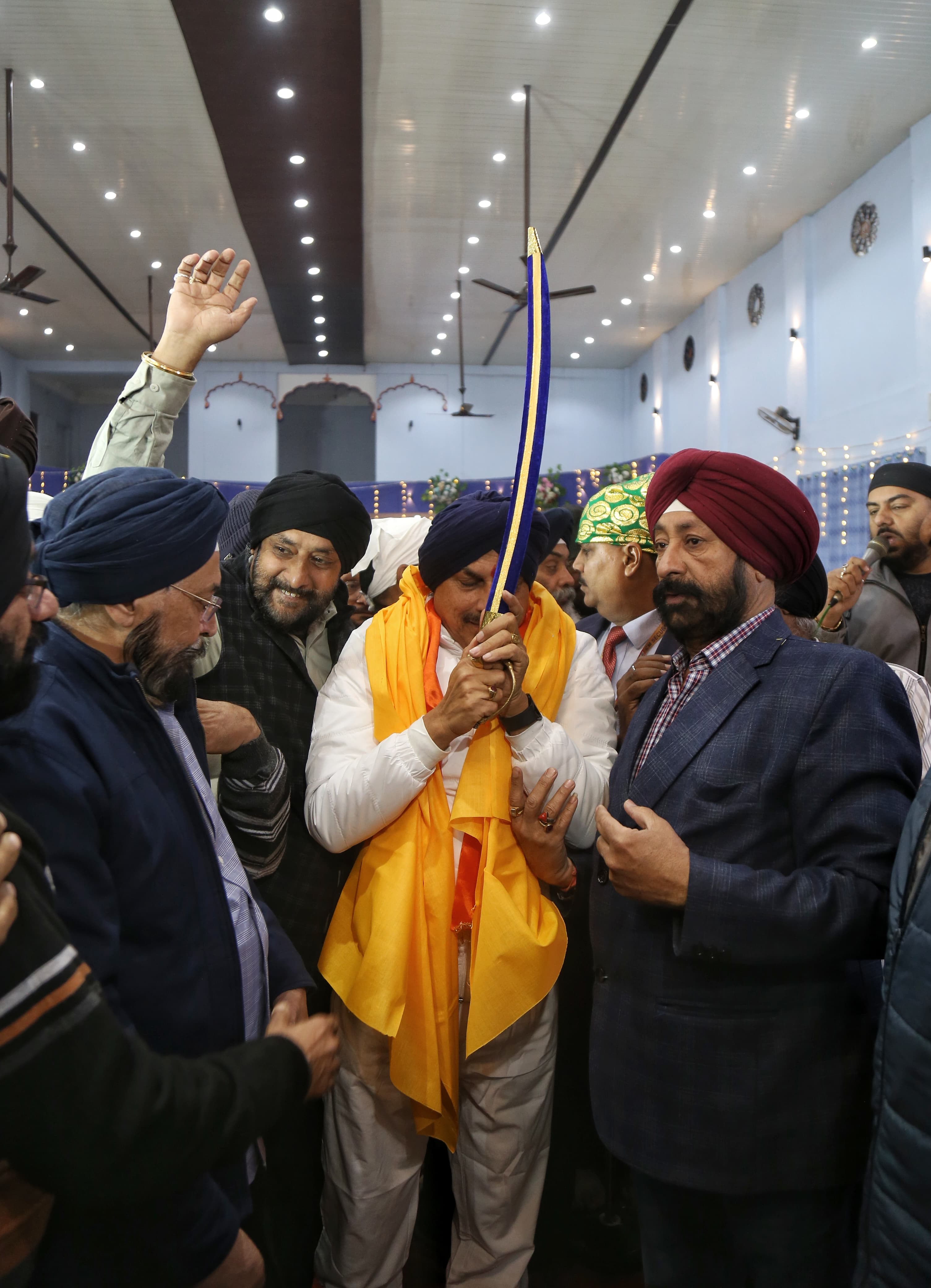 मुख्यमन्त्री डॉ यादव का सिख समाज ने सम्मान और अभिनंदन किया मुख्यमन्त्री डॉ यादव का सिख समाज ने सम्मान और अभिनंदन किया