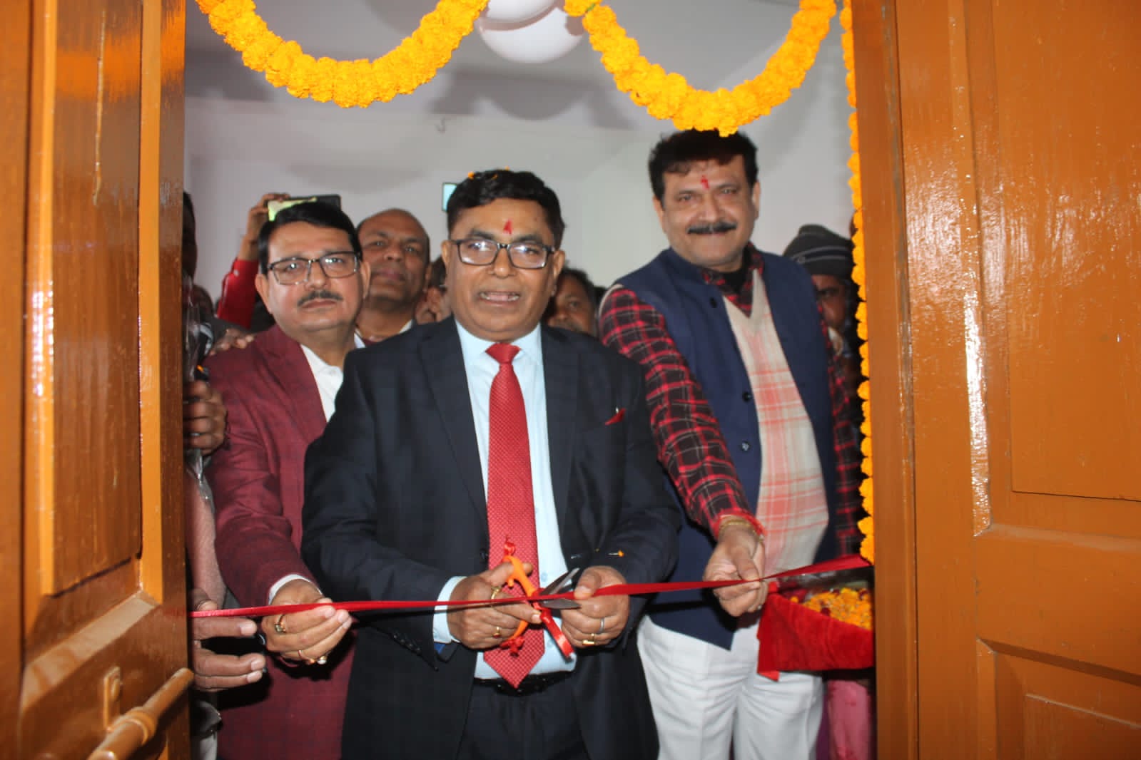 उद्घाटन करते पोस्टमास्टर जनरल उद्घाटन करते पोस्टमास्टर जनरल