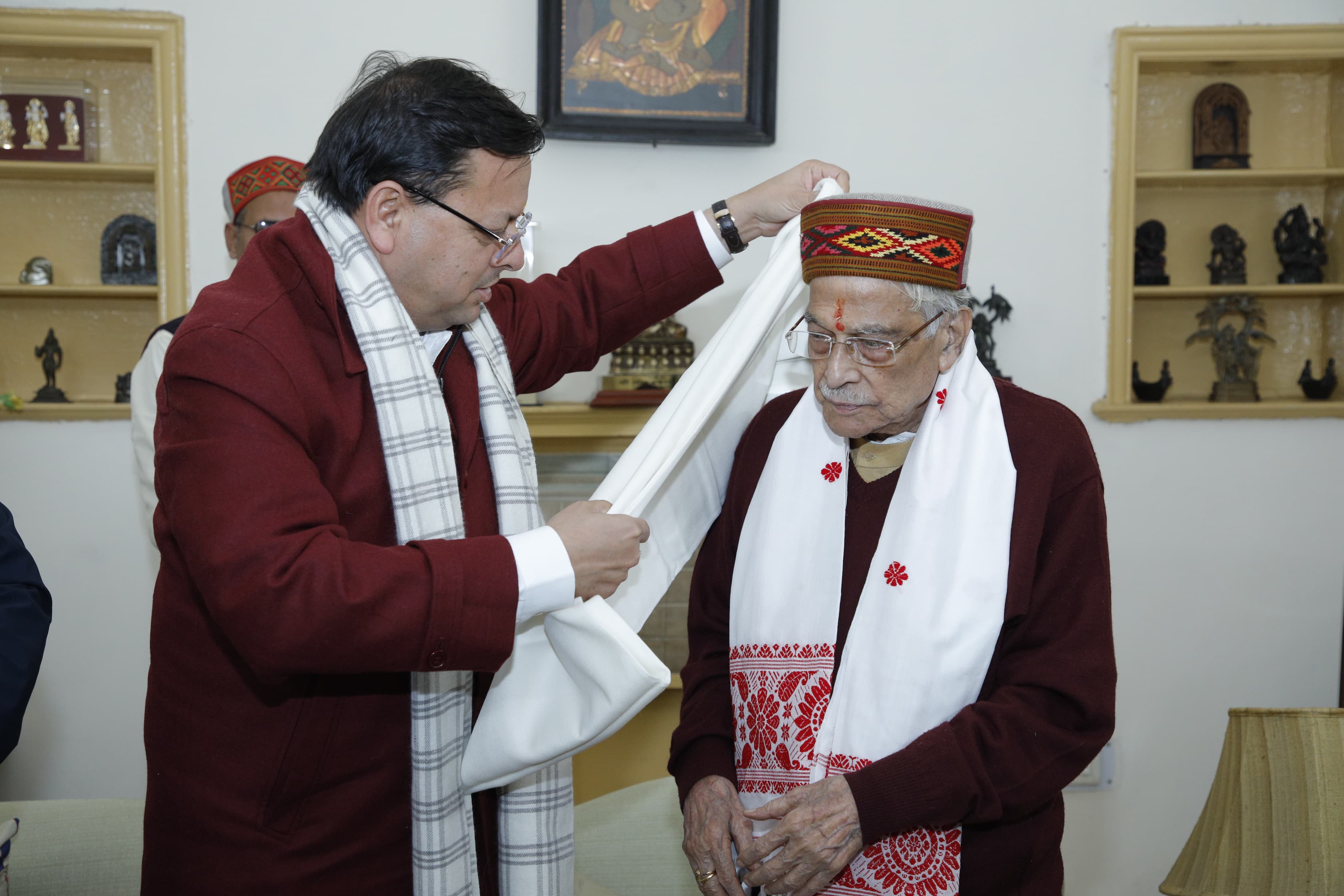 मुख्यमंत्री नई दिल्ली में पूर्व केंद्रीय मंत्री मुरली मनोहर जोशी से भेंट करते। मुख्यमंत्री नई दिल्ली में पूर्व केंद्रीय मंत्री मुरली मनोहर जोशी से भेंट करते।