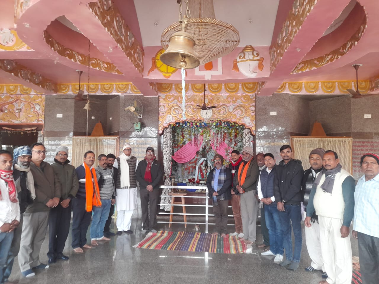 बैठक में उपस्थित लोग बैठक में उपस्थित लोग
