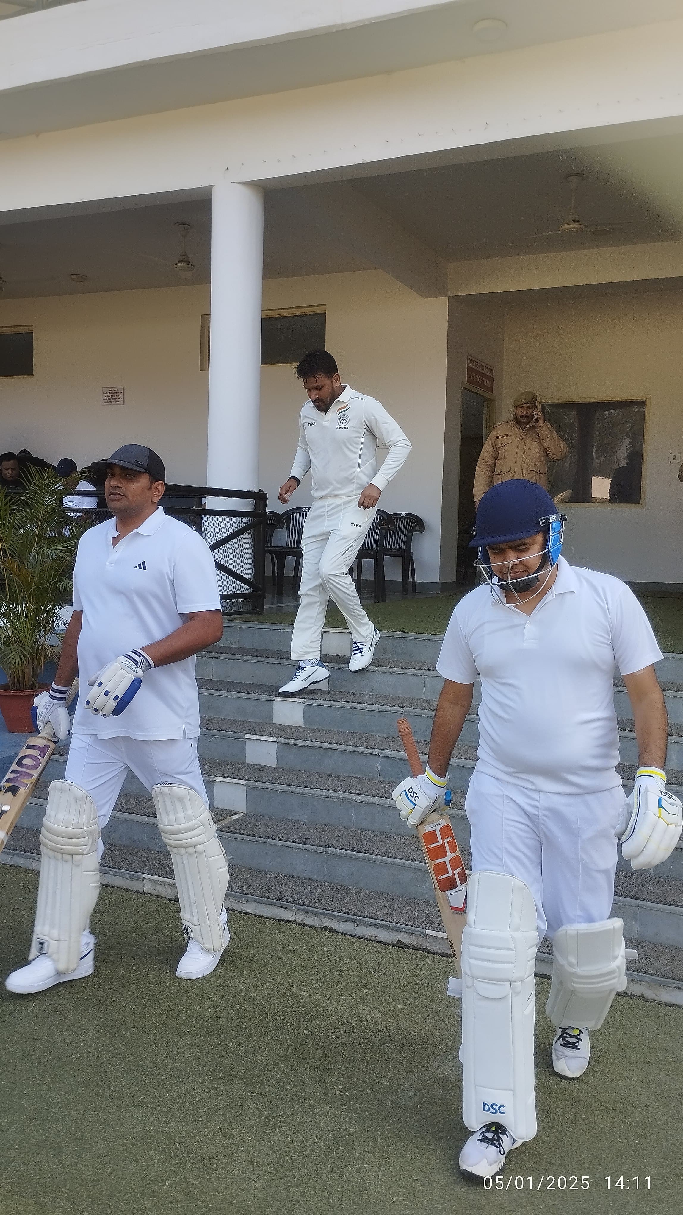 एसआरएमएस क्रिकेट स्टेडियम में खेला गया बरेली और रामपुर एडमिनिस्ट्रेशन के बीच मैच एसआरएमएस क्रिकेट स्टेडियम में खेला गया बरेली और रामपुर एडमिनिस्ट्रेशन के बीच मैच