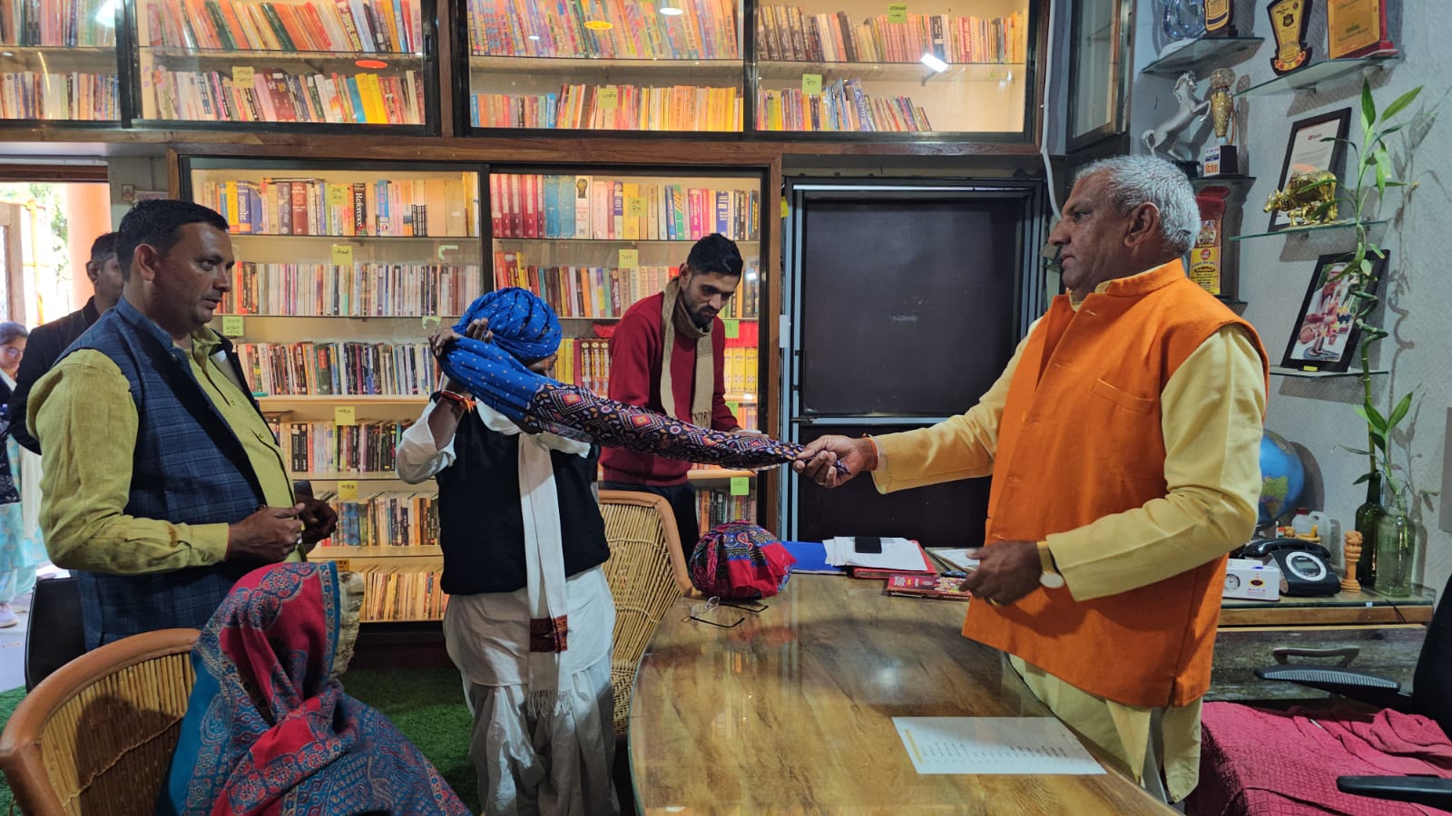 पारंपरिक चिकित्सा पद्धतियों को संरक्षित और प्रोत्साहित करने की जरूरत- केबीनेट मंत्री खराड़ी 2 पारंपरिक चिकित्सा पद्धतियों को संरक्षित और प्रोत्साहित करने की जरूरत- केबीनेट मंत्री खराड़ी 2