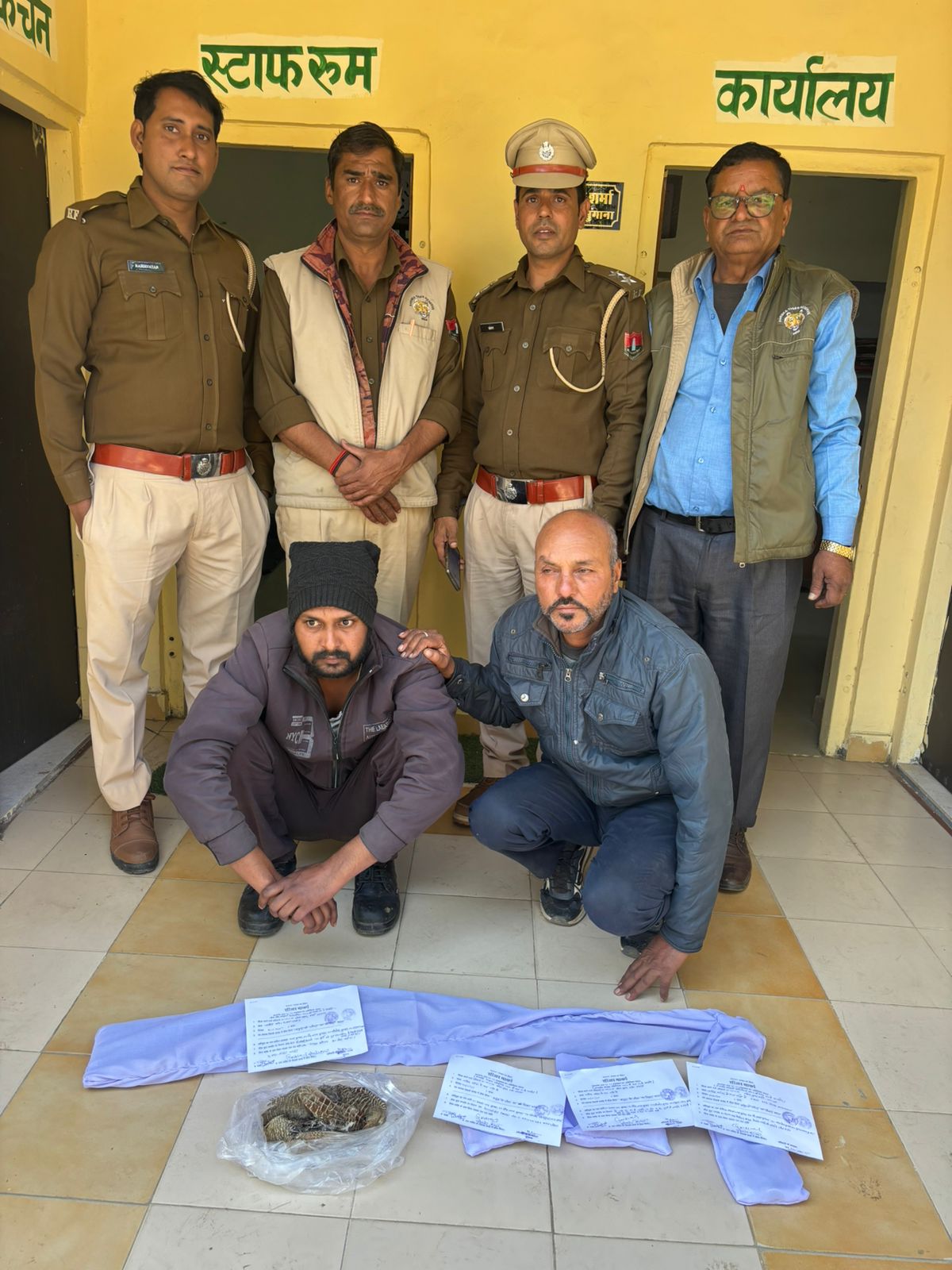 वन विभाग की टीम ने तीतर का शिकार करते हुए दो आरोपियों को पकड़ा वन विभाग की टीम ने तीतर का शिकार करते हुए दो आरोपियों को पकड़ा