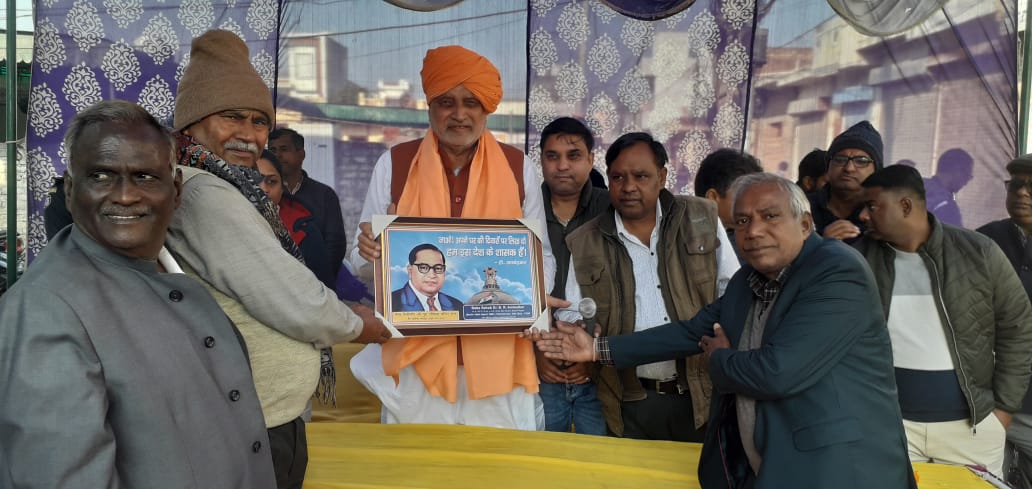 कार्यक्रम के दौरान कृषि मंत्री कार्यक्रम के दौरान कृषि मंत्री