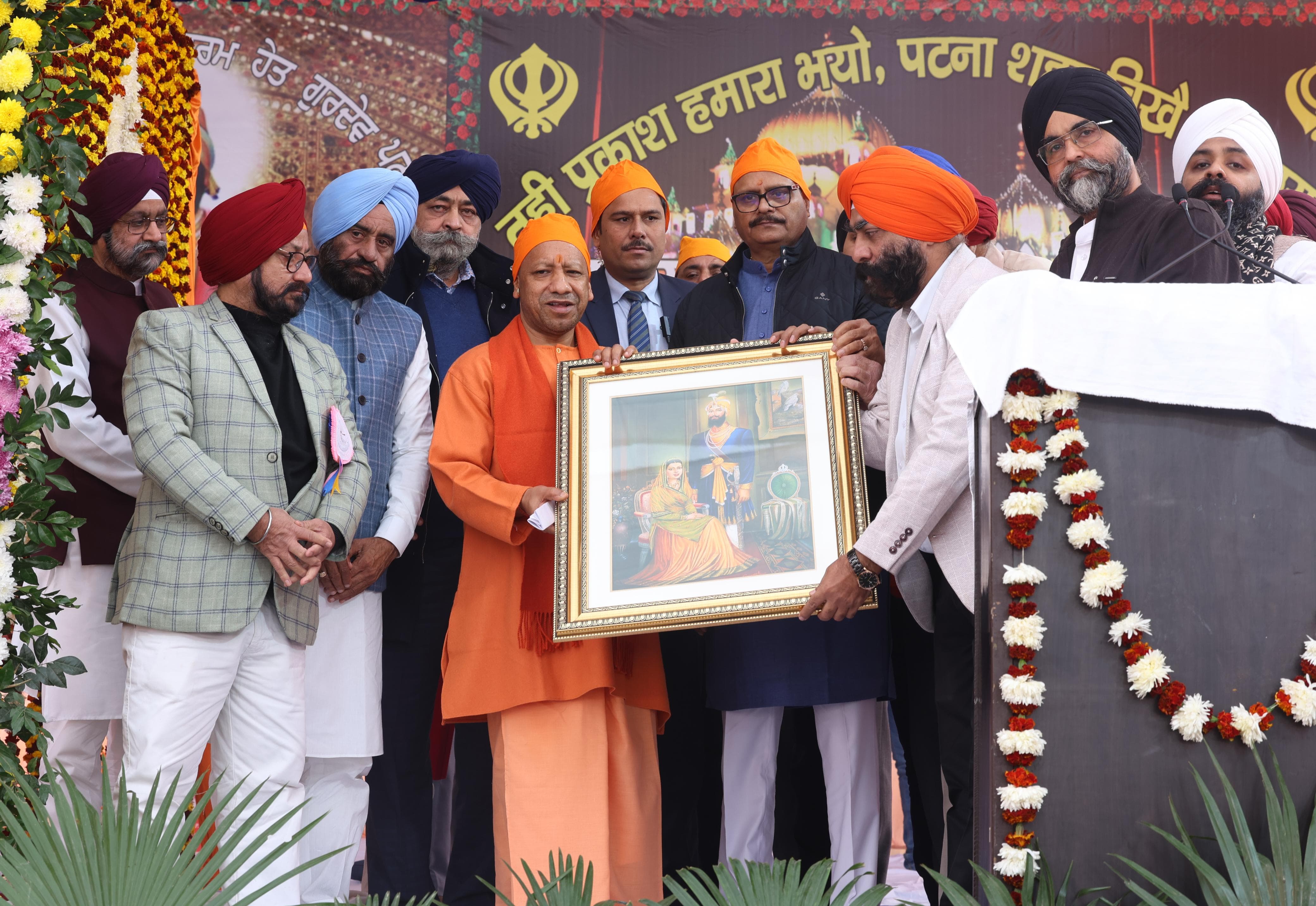 कार्यक्रम में सीएम योगी, उपमुख्यमंत्री ब्रजेश पाठक व अन्य कार्यक्रम में सीएम योगी, उपमुख्यमंत्री ब्रजेश पाठक व अन्य