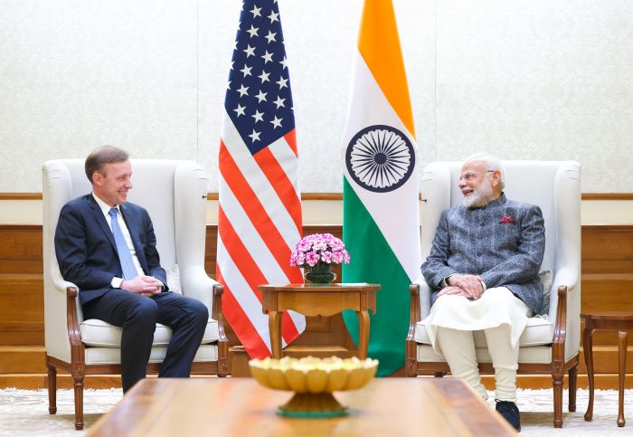 नई दिल्लीः अमेरिकी एनएसए जेक सुलविन ने प्रधानमंत्री नरेन्द्र मोदी से सोमवार को मुलाकात की नई दिल्लीः अमेरिकी एनएसए जेक सुलविन ने प्रधानमंत्री नरेन्द्र मोदी से सोमवार को मुलाकात की