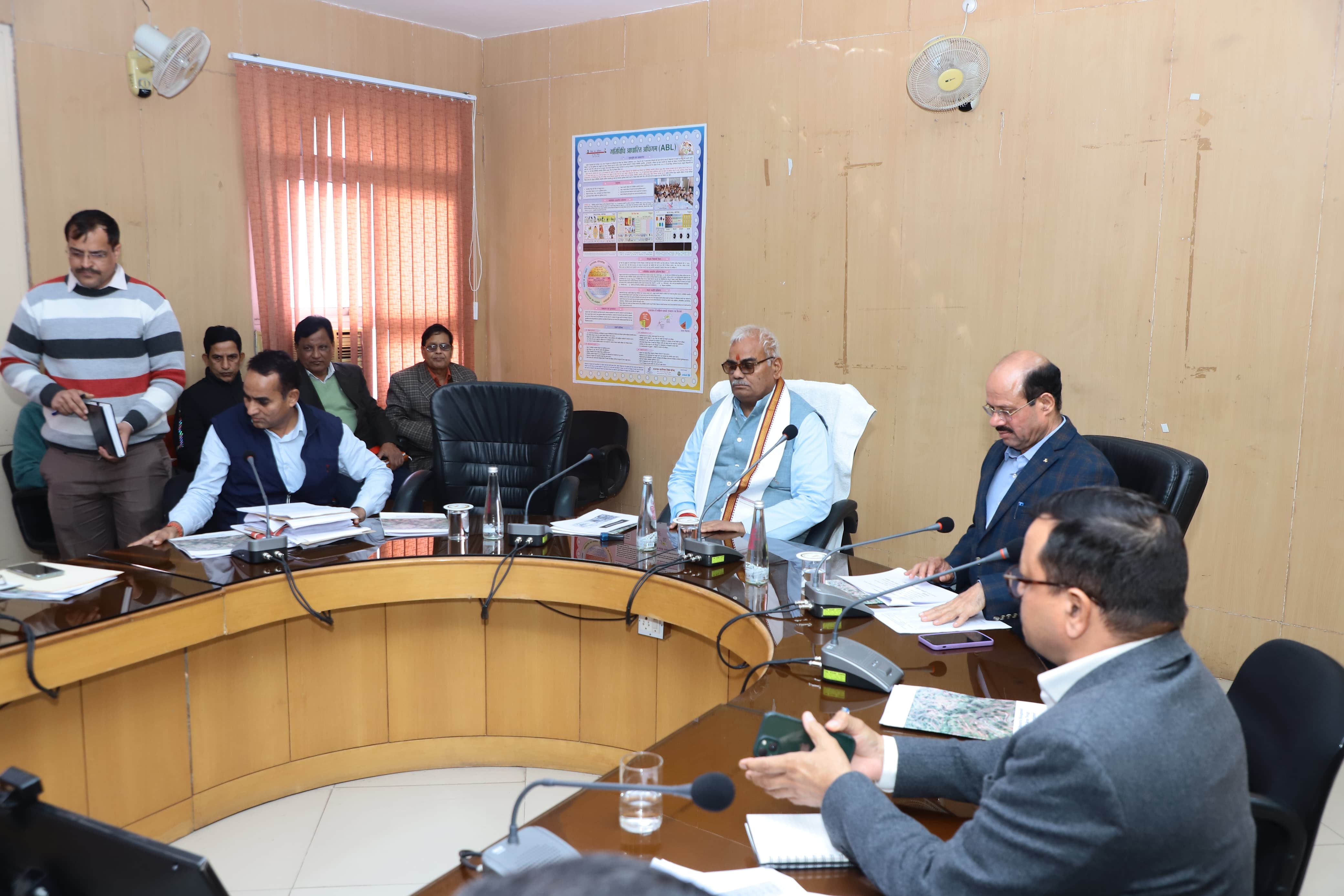 परंपरागत जलस्त्रोतों का जीर्णोद्धार कर अधिक से अधिक जल का संचय करें: पंचायती राज मंत्री मदन दिलवर परंपरागत जलस्त्रोतों का जीर्णोद्धार कर अधिक से अधिक जल का संचय करें: पंचायती राज मंत्री मदन दिलवर