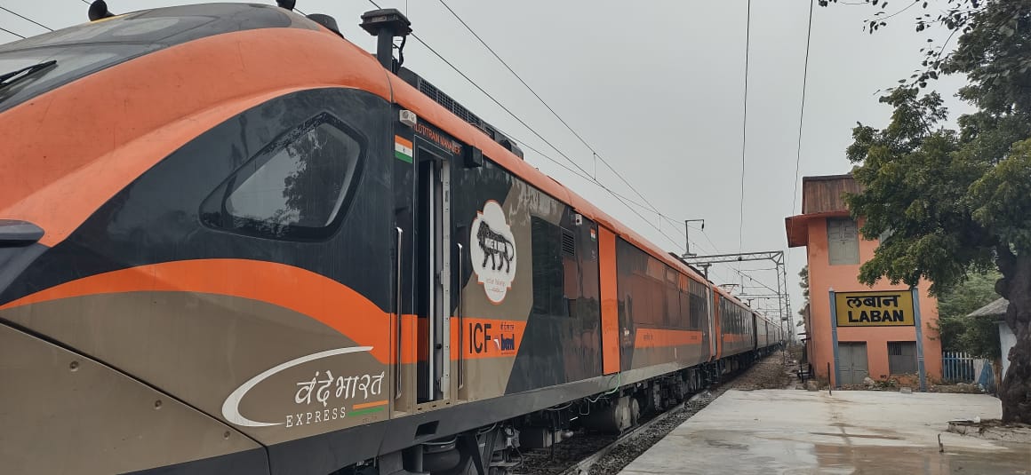 कोटा मंडल में वन्दे भारत स्लीपर रैक का 160 किमी प्रति घंटा की गति से ट्रायल कोटा मंडल में वन्दे भारत स्लीपर रैक का 160 किमी प्रति घंटा की गति से ट्रायल
