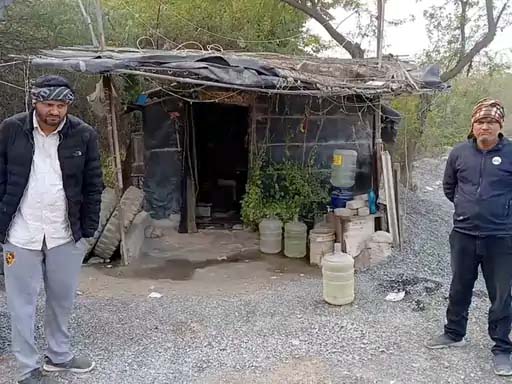 जानकारी देते हुए मालिक राजू भड़ाना। जानकारी देते हुए मालिक राजू भड़ाना।