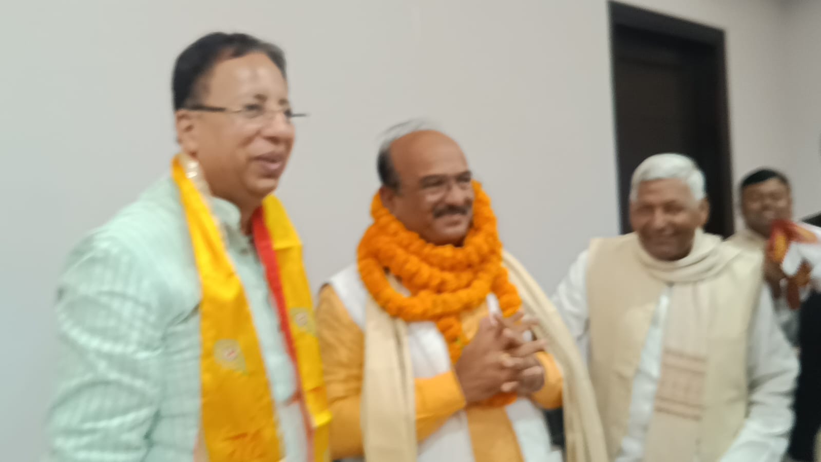 बेतिया सांसद के साथ नवनिर्वाचित भाजपा जिलाध्यक्ष