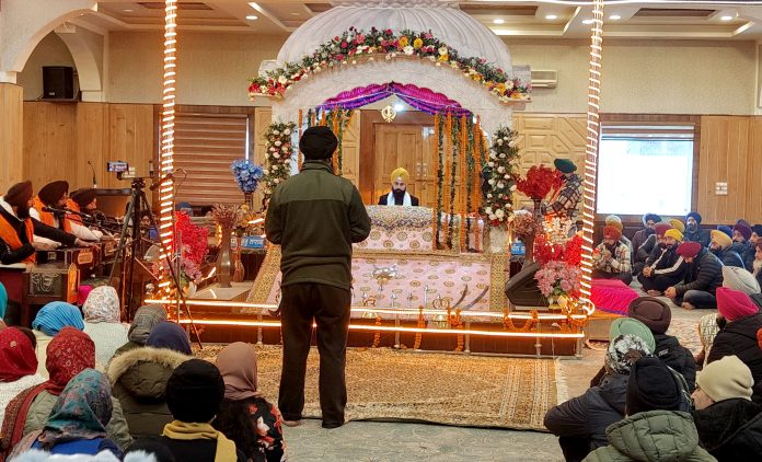 कश्मीर घाटी में धार्मिक उत्साह और उल्लास के साथ मनाया गया गुरु गोबिंद सिंह जी का प्रकाश पर्व कश्मीर घाटी में धार्मिक उत्साह और उल्लास के साथ मनाया गया गुरु गोबिंद सिंह जी का प्रकाश पर्व