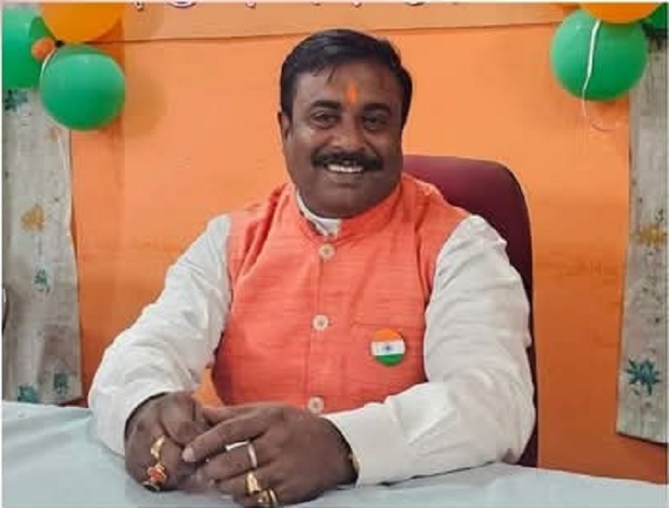 गुवाहाटी में सड़क दुर्घटना में दिवंगत हुए भाजपा नेता की तस्वीर। गुवाहाटी में सड़क दुर्घटना में दिवंगत हुए भाजपा नेता की तस्वीर।