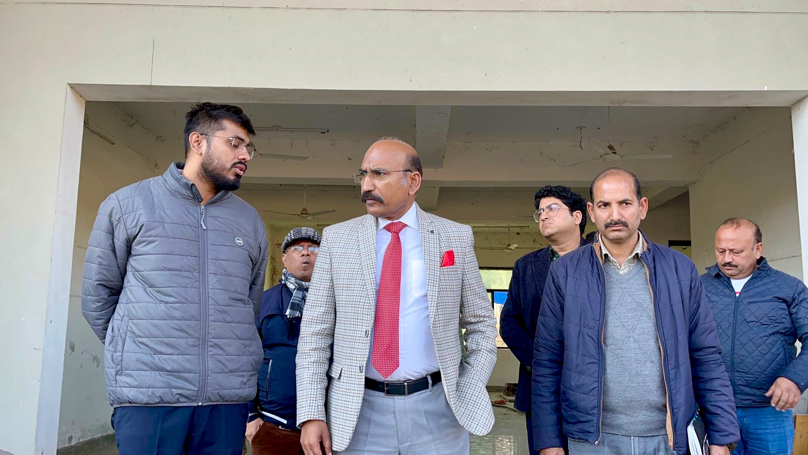 12 साल से अधूरी मिनी सचिवालय इमारत को पूरा करने की कवायद तेज, विधायक ने जताई प्रतिबद्धता 12 साल से अधूरी मिनी सचिवालय इमारत को पूरा करने की कवायद तेज, विधायक ने जताई प्रतिबद्धता