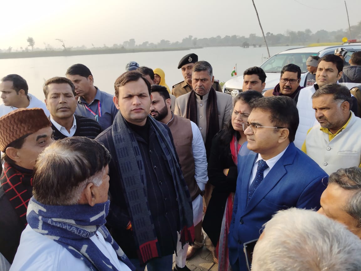 मंत्री के आदेश पर अधिकारियों ने मौके पर जाकर बारीकी से किया निरीक्षण मंत्री के आदेश पर अधिकारियों ने मौके पर जाकर बारीकी से किया निरीक्षण