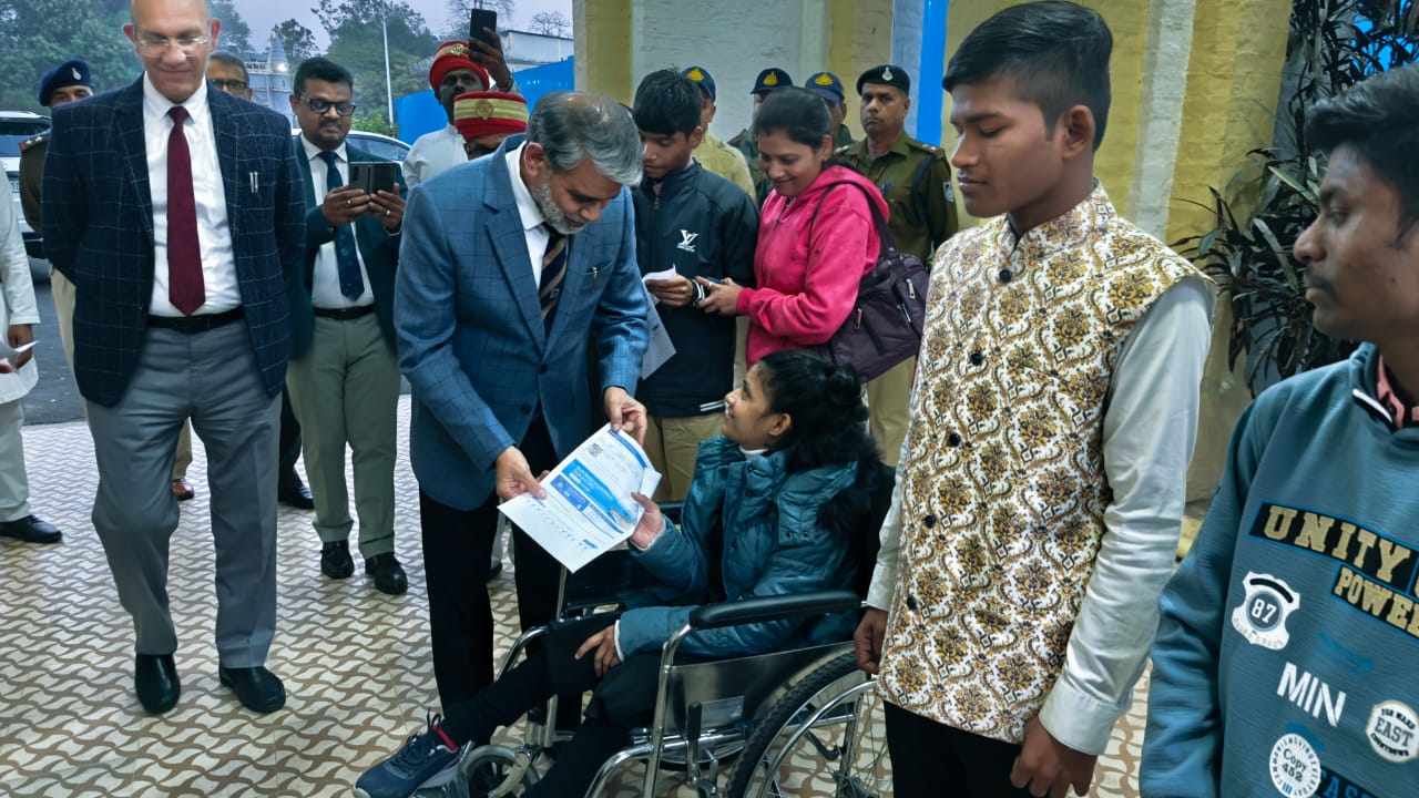 मुख्य न्यायाधीश सुरेश कुमार कैथ की दिल को छू लेने वाली पहल : 'सपनों की उड़ान' मुख्य न्यायाधीश सुरेश कुमार कैथ की दिल को छू लेने वाली पहल : 'सपनों की उड़ान'