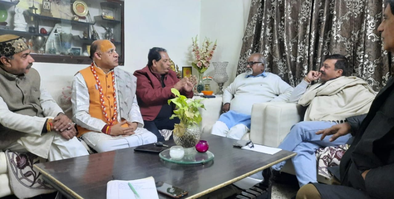 भारतीय संस्कृति रक्षा समिति की बैठक में उपस्थित पदाधिकारी । भारतीय संस्कृति रक्षा समिति की बैठक में उपस्थित पदाधिकारी ।