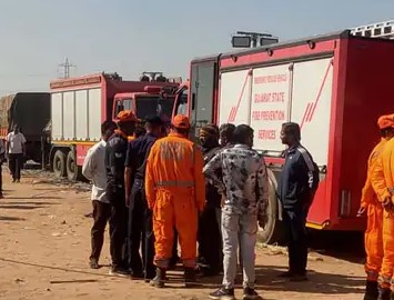 After 32 hours, the girl was pulled out of the borewell, the rescue operation was challenging for the authorities, she was shifted to the hospital. After 32 hours, the girl was pulled out of the borewell, the rescue operation was challenging for the authorities, she was shifted to the hospital.