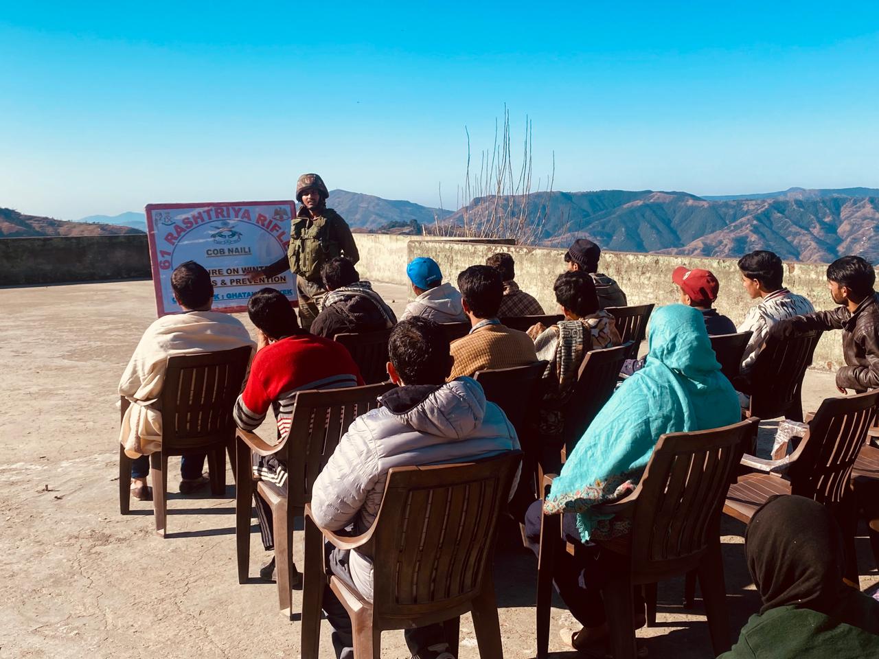 सर्दियों में होने वाली बीमारियों पर जागरूकता व्याख्यान आयोजित किया सर्दियों में होने वाली बीमारियों पर जागरूकता व्याख्यान आयोजित किया