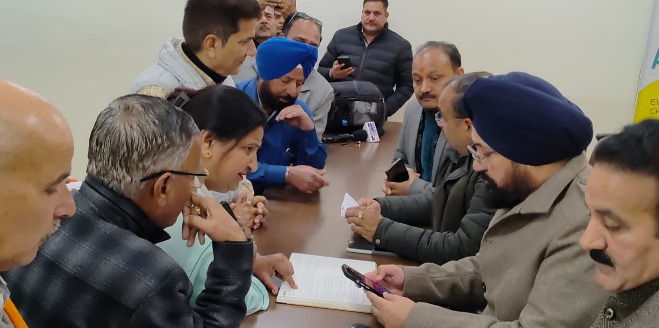 भाजपा मुख्यालय में लगाया जनता दरबार, जनता की समस्याओं का किया गया समाधान भाजपा मुख्यालय में लगाया जनता दरबार, जनता की समस्याओं का किया गया समाधान