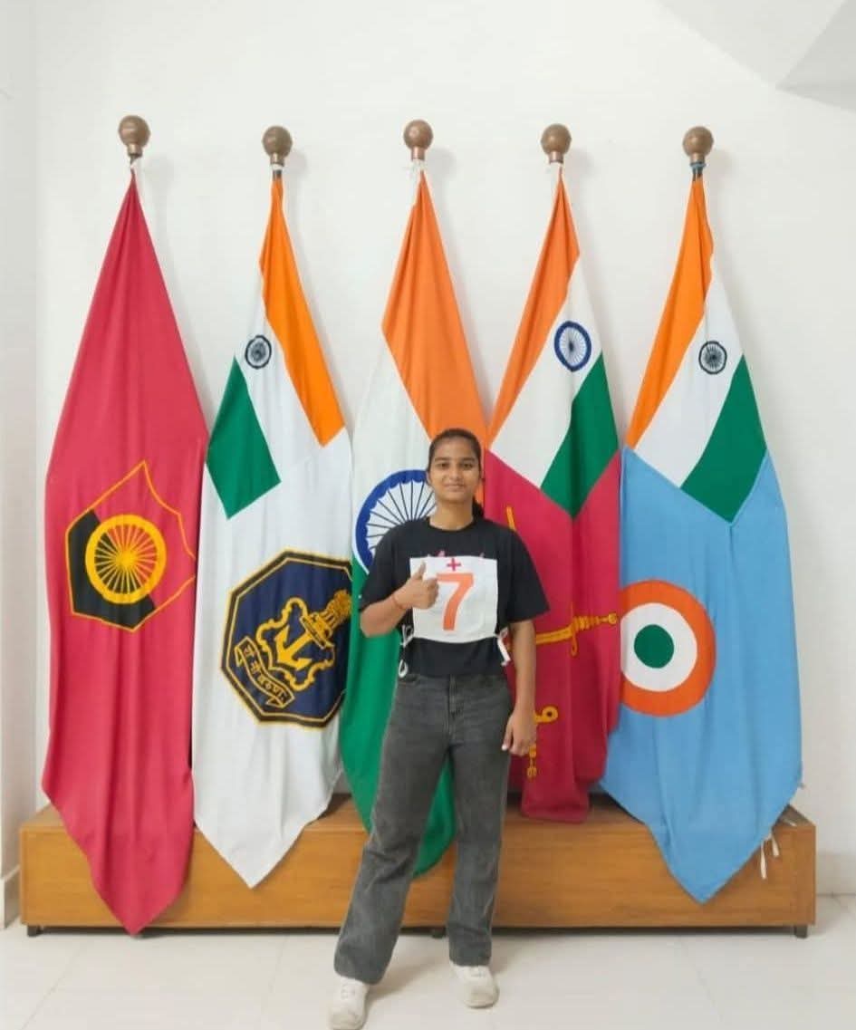 चौरी चौरा के रानापार की बेटी अनन्या ने रचा इतिहास, CDS परीक्षा में 10वीं रैंक हासिल कर बनीं लेफ्टिनेंट** चौरी चौरा के रानापार की बेटी अनन्या ने रचा इतिहास, CDS परीक्षा में 10वीं रैंक हासिल कर बनीं लेफ्टिनेंट**