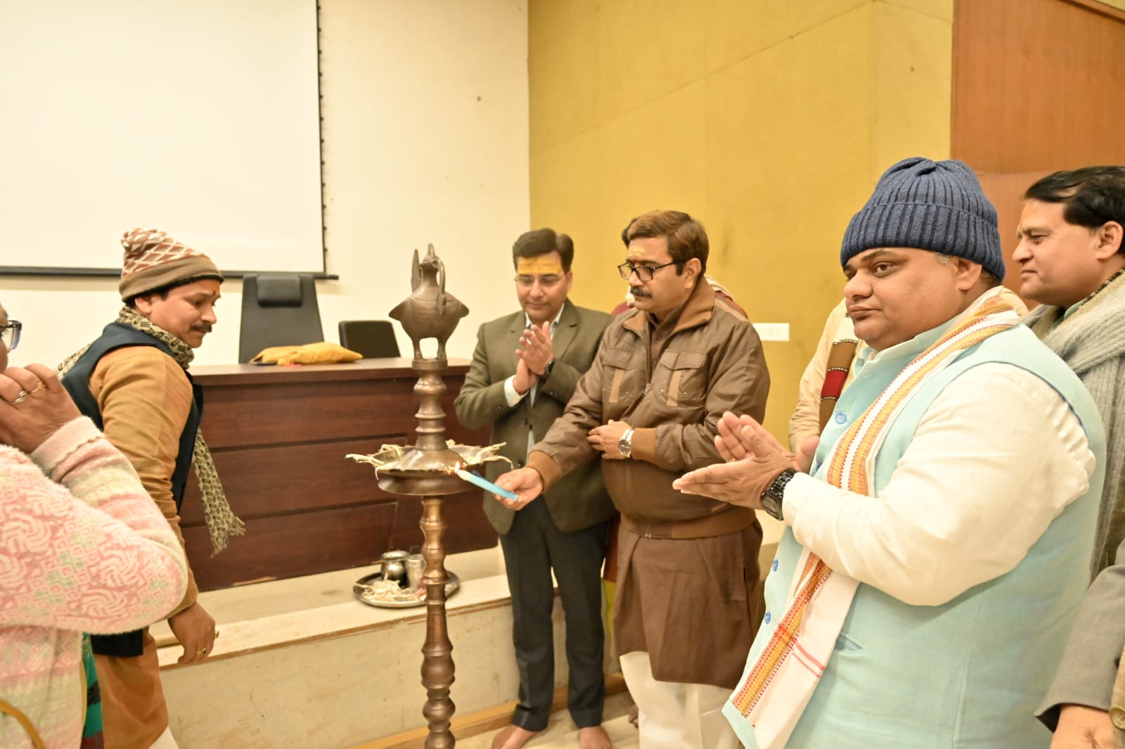 सांसद संस्कृत प्रतियोगिता के समापन समारोह में विधायक सांसद संस्कृत प्रतियोगिता के समापन समारोह में विधायक