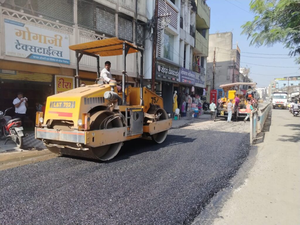 शहर के मुख्य सड़क