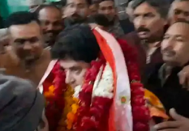 ग्वालियर पहुंचे केन्द्रीय मंत्री सिंधिया ग्वालियर पहुंचे केन्द्रीय मंत्री सिंधिया