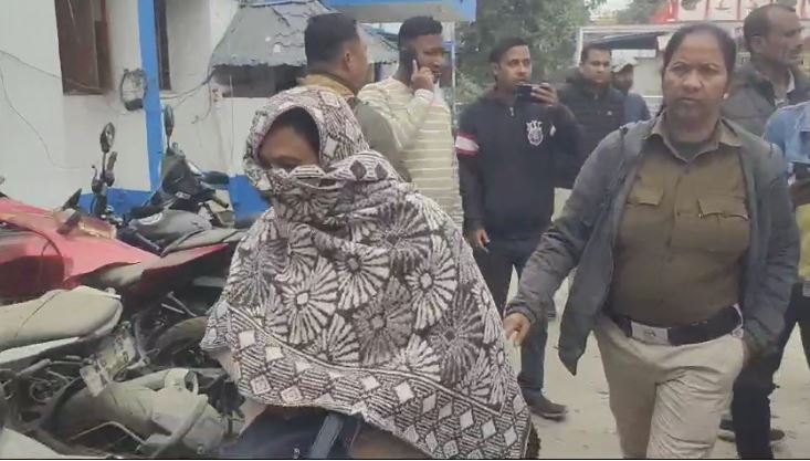 गांजे की तस्करी के आरोप में महिला गिरफ्तार गांजे की तस्करी के आरोप में महिला गिरफ्तार