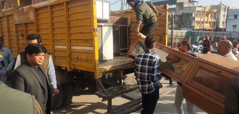 यातायात में बाधक दुकानों के शेड, अतिक्रमण, ओटले और अन्य बाधाएं हटाई गई यातायात में बाधक दुकानों के शेड, अतिक्रमण, ओटले और अन्य बाधाएं हटाई गई