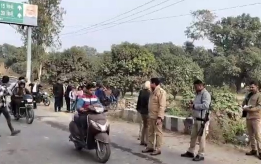 घटनास्थल पर मौजूद पुलिस