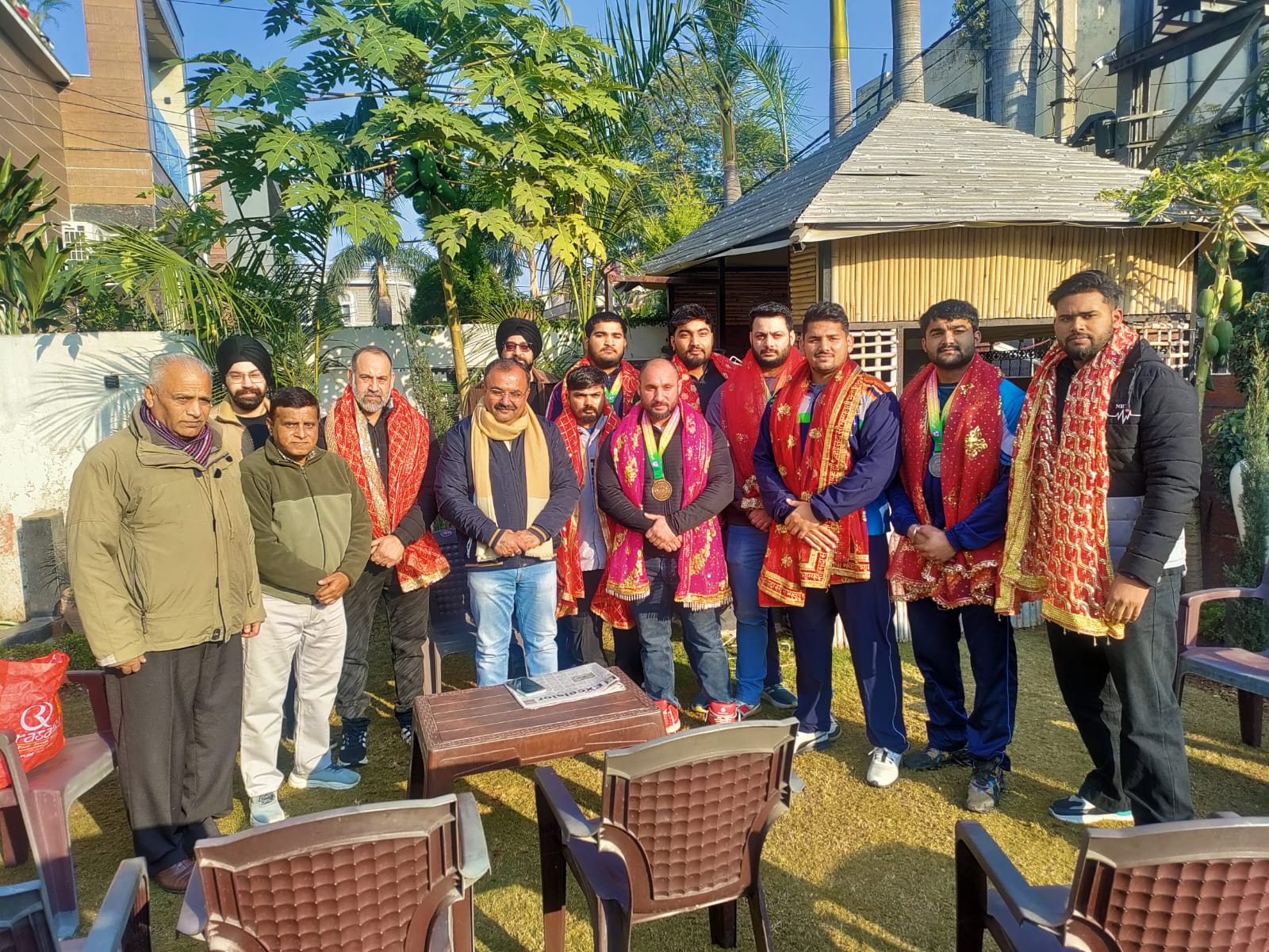 राष्ट्रीय स्ट्रेंथ लिफ्टिंग चैंपियनशिप के पदक विजेताओं को सम्मानित किया राष्ट्रीय स्ट्रेंथ लिफ्टिंग चैंपियनशिप के पदक विजेताओं को सम्मानित किया