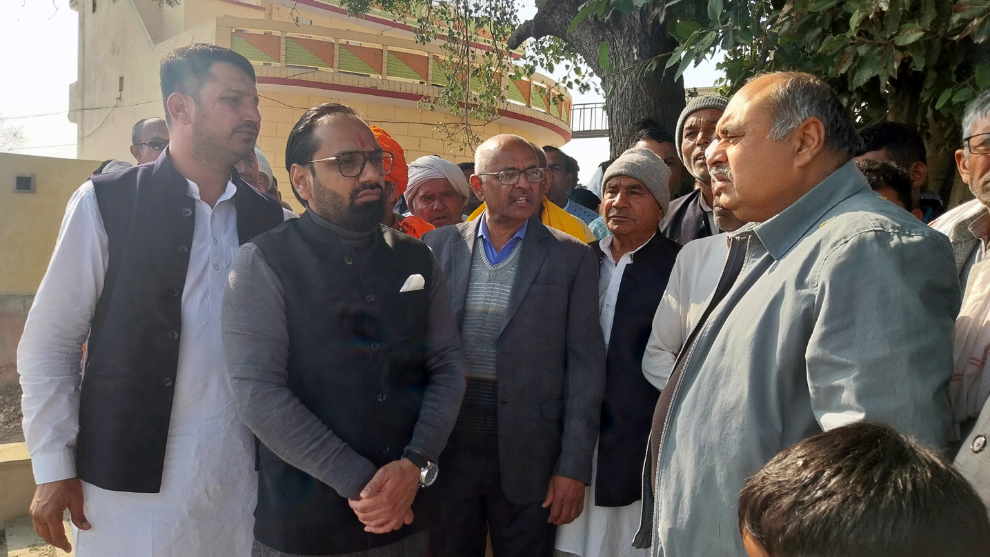 कुरूक्षेत्र 48 कोस परिधि में आने वाले तीर्थों का विधायक देवेंद्र अत्री के साथ निरीक्षण करने पहुंचे तीर्थ मॉनिटरिंग चेयरमैन मदन मोहन छाबड़ा। कुरूक्षेत्र 48 कोस परिधि में आने वाले तीर्थों का विधायक देवेंद्र अत्री के साथ निरीक्षण करने पहुंचे तीर्थ मॉनिटरिंग चेयरमैन मदन मोहन छाबड़ा।