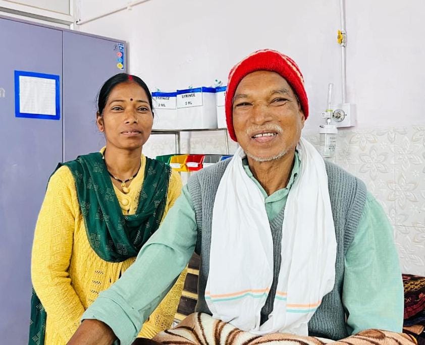 राम प्यारे को दीर्घायु वार्ड में मिला निःशुल्क उपचार राम प्यारे को दीर्घायु वार्ड में मिला निःशुल्क उपचार